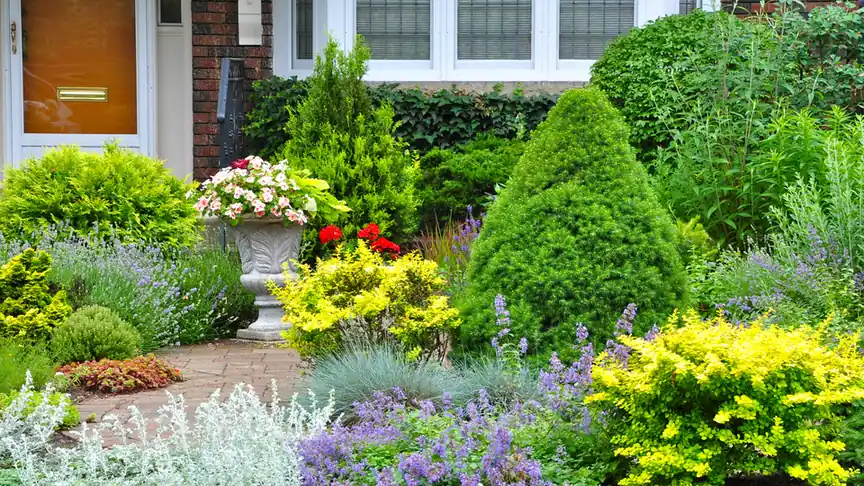 Professional flower bed maintenance in Crawfordville, FL